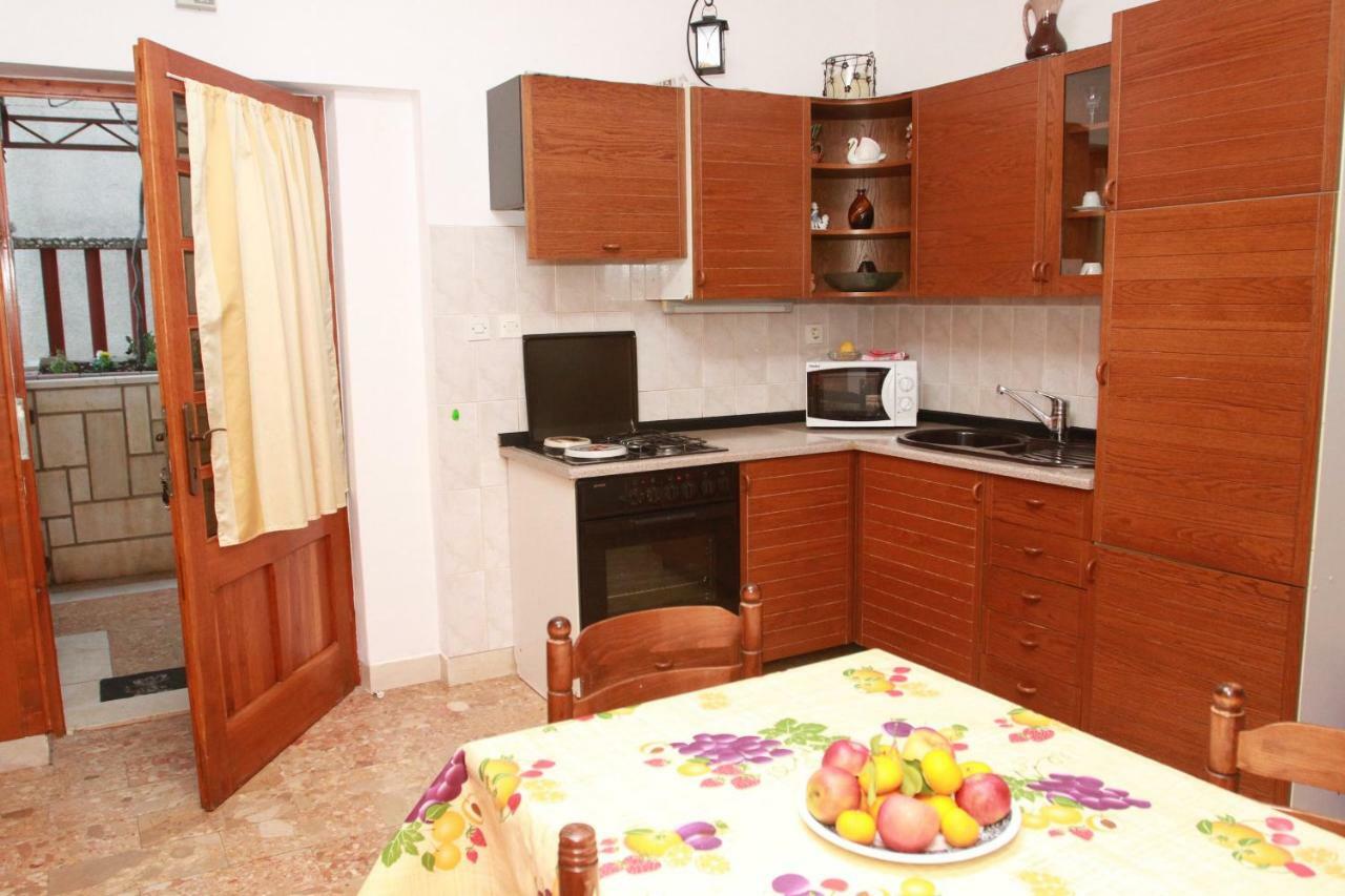 Raos Iva Apartment Trogir Exterior photo