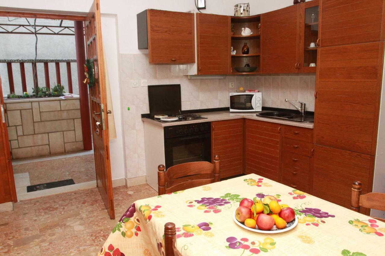 Raos Iva Apartment Trogir Exterior photo