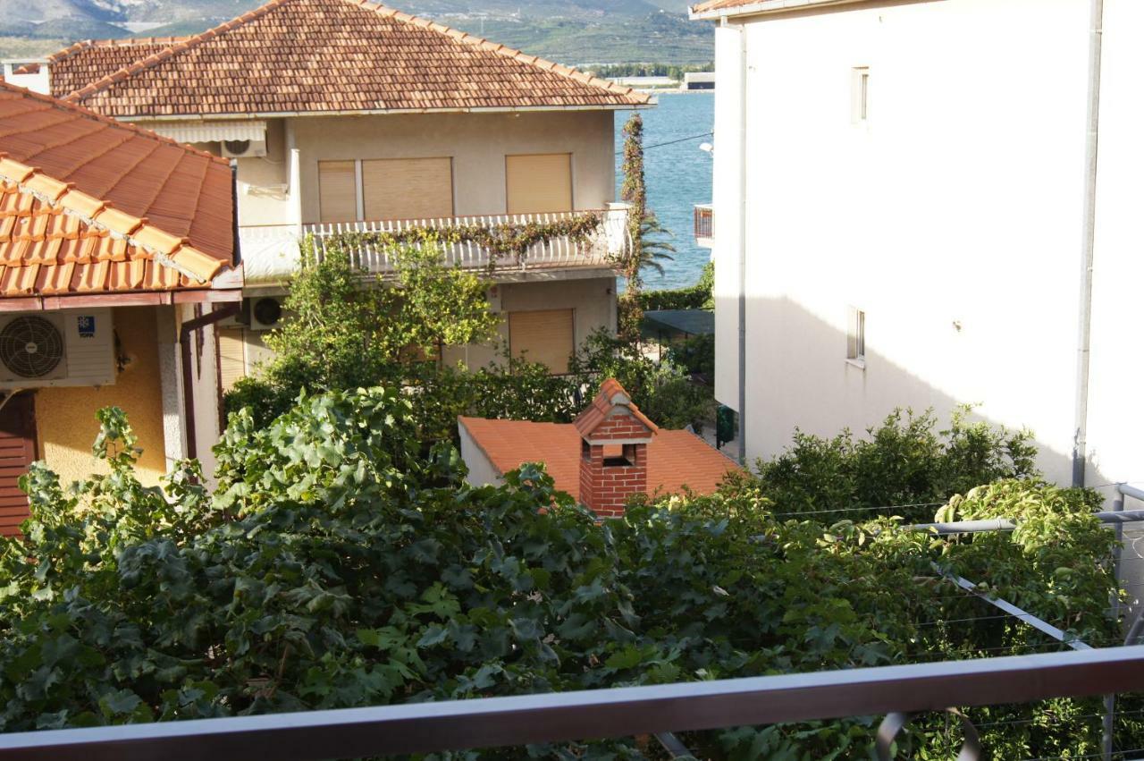 Raos Iva Apartment Trogir Exterior photo